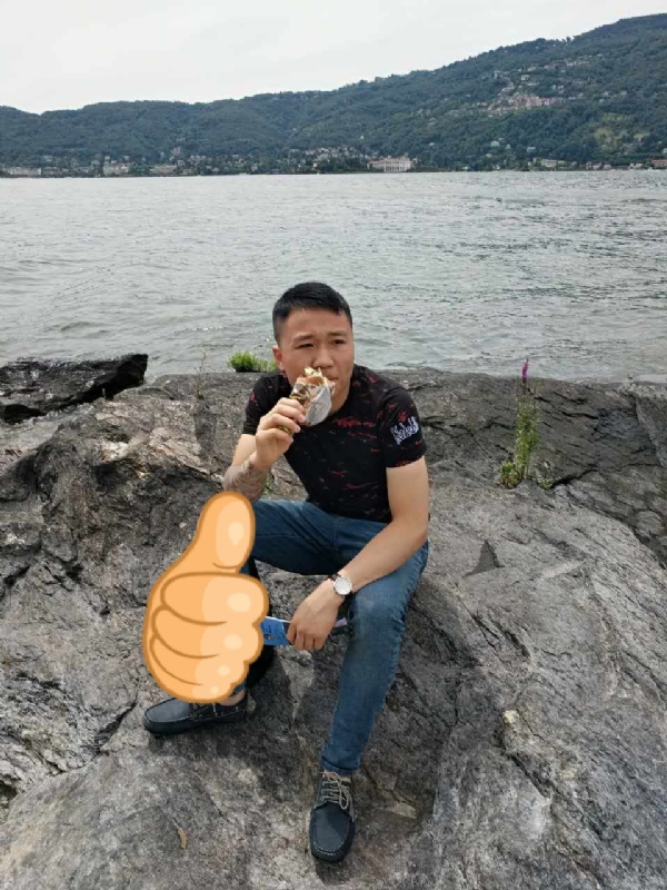 绚烂背后的平淡的第一张照片--永安婚介网