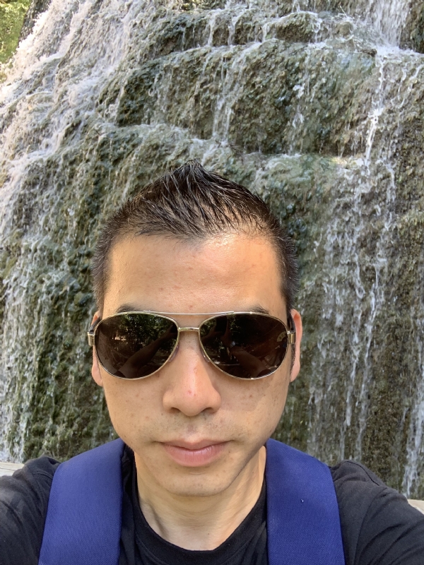 高兴的第二张照片--永安婚介网