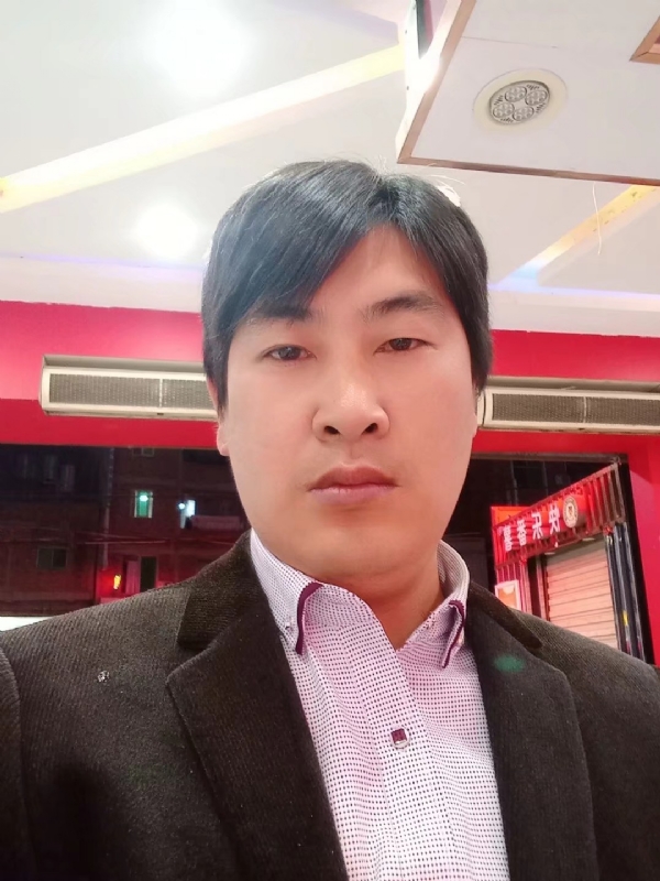 奔跑的第二张照片--永安婚介网