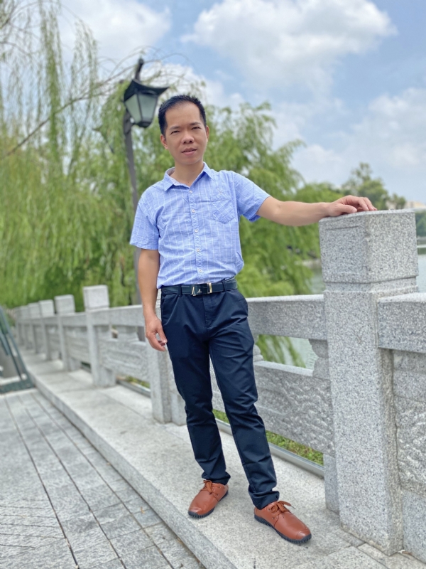 奇峰向阳的第一张照片--永安婚介网