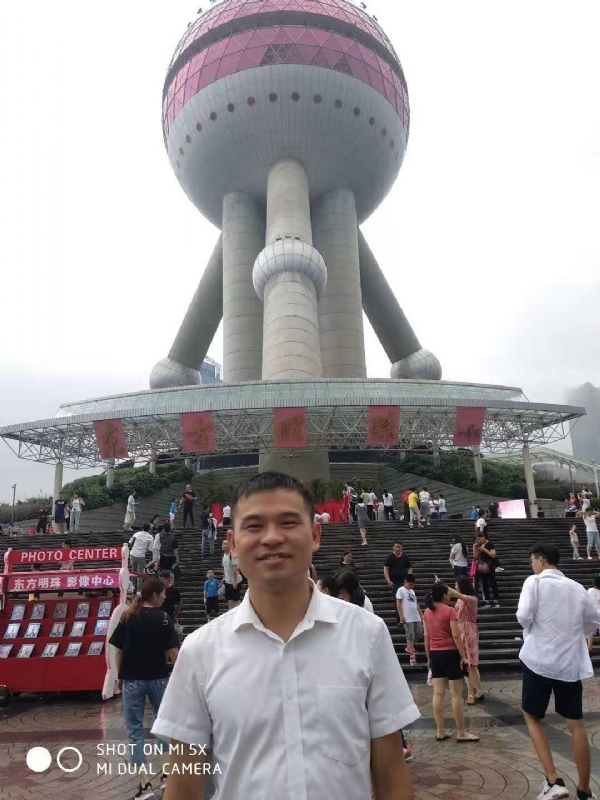 小猫吃老鼠的第一张照片--永安婚介网