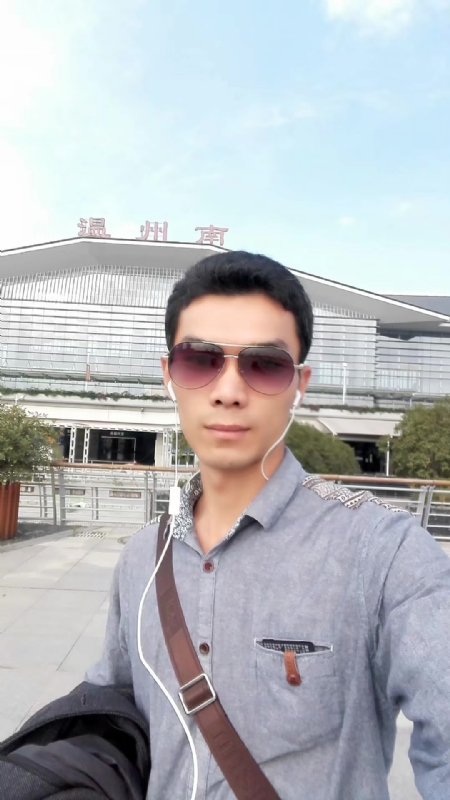 错把真心喂了狗的第三张照片--永安婚介网