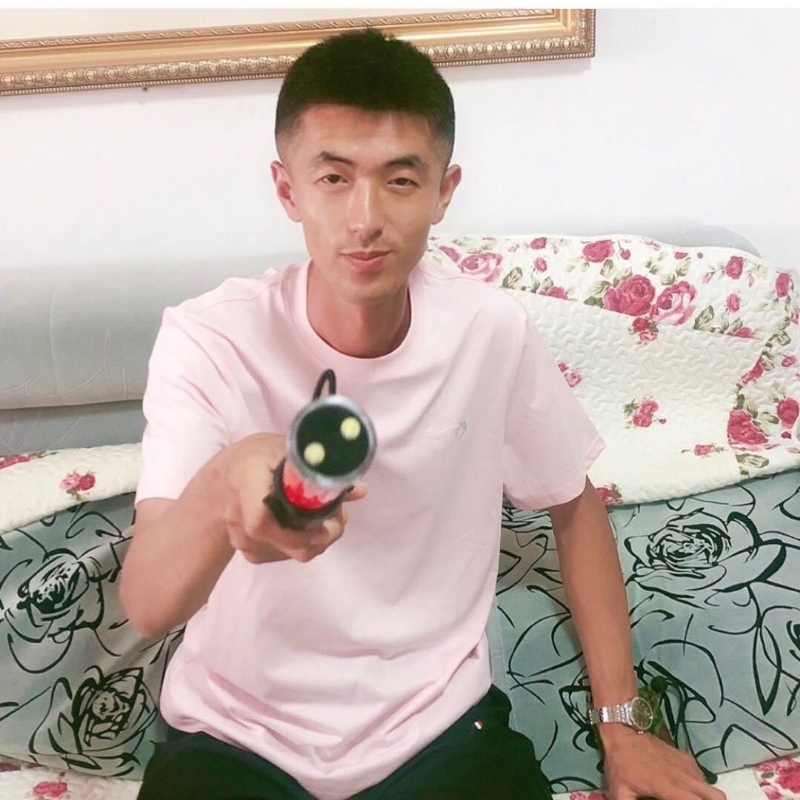 转身留下孤独的她的第一张照片--永安婚介网