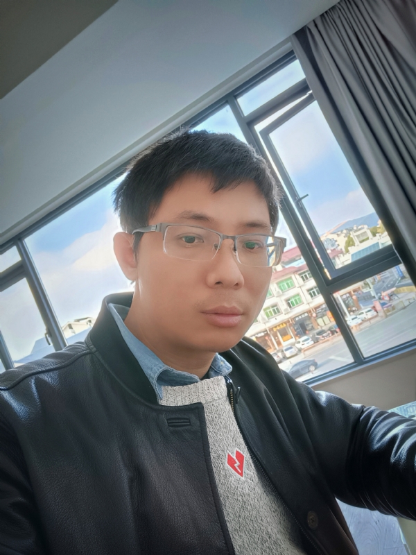 也许只是缺少一个拥抱的第二张照片--永安婚介网
