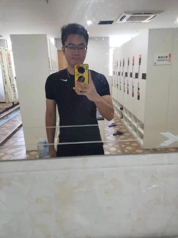 习惯发呆的第一张照片--永安婚介网