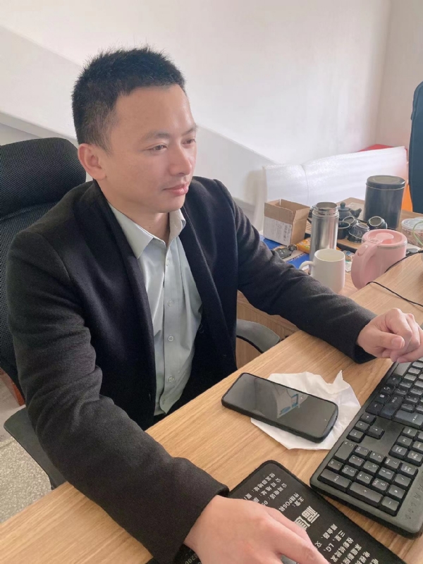 落叶知秋的第一张照片--永安婚介网