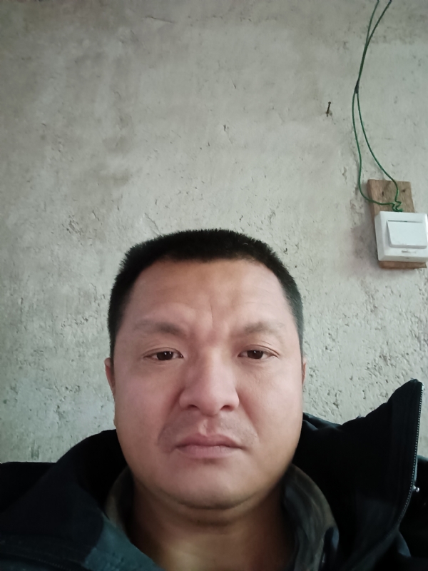 兰成龙的第四张照片--永安婚介网