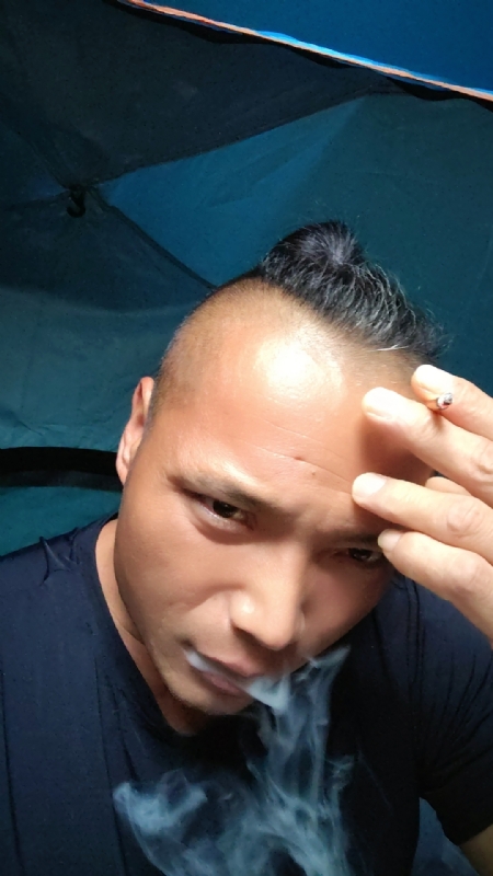 伯爵的第四张照片--永安婚介网