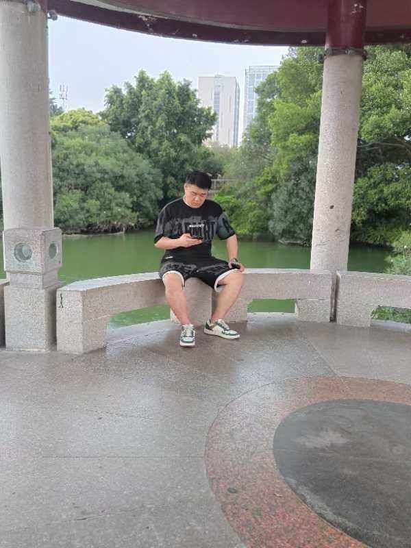 不善挽留的第一张照片--永安婚介网