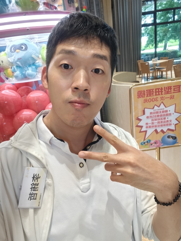 銪哲的第一张照片--永安婚介网